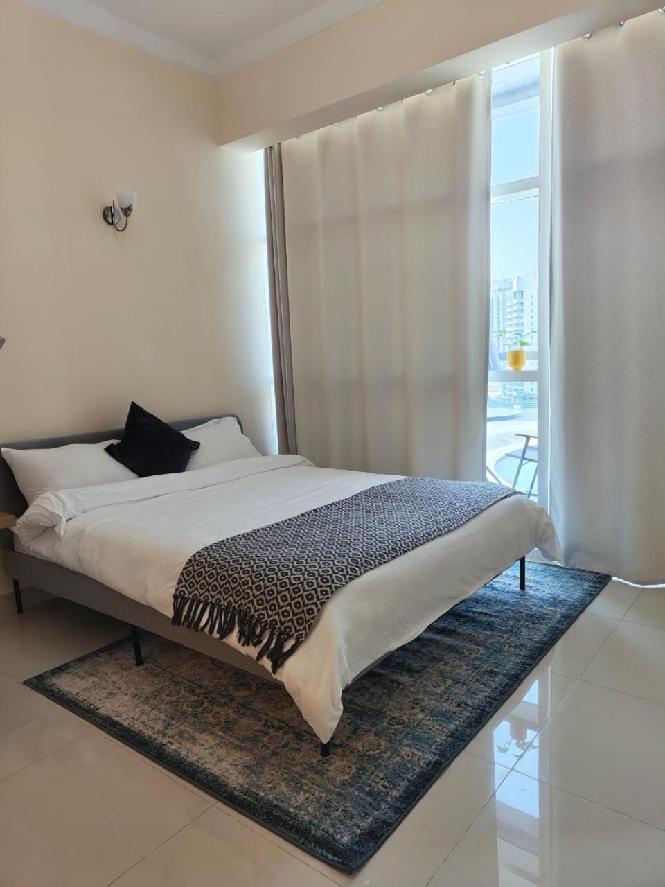 Studio In The Heart Of Sports City -Great View & Amenities! Дубай Екстериор снимка